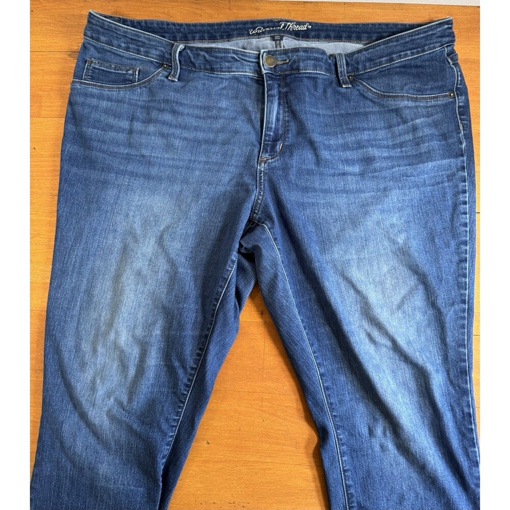 Universal Thread plus size stretchy soft jeans size 20W med wash - Picture 3 of 8